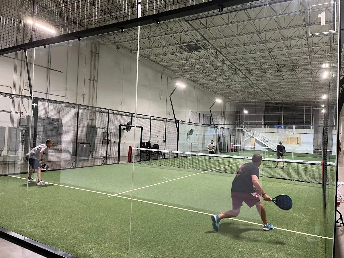 Padel Clube padel courts in Mundelein, Illinois