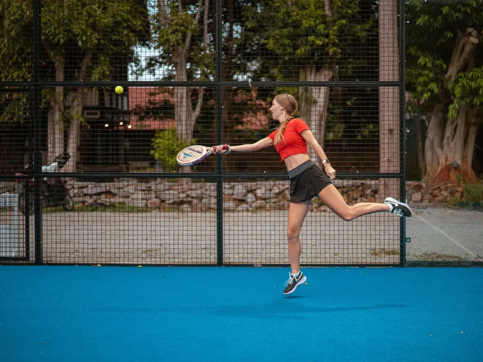 The padel lob: what a good one actually does